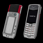 Produktfotografie: Vertu Ascent 2010 Knurled Titanium Black and Red Leather