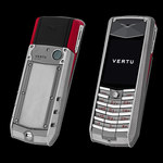 Produktfotografie: Vertu Ascent 2010 Knurled Titanium Black and Red Leather